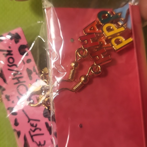 NIP BETSEY JOHNSON HAPPY earrings dangle - Picture 1 of 3